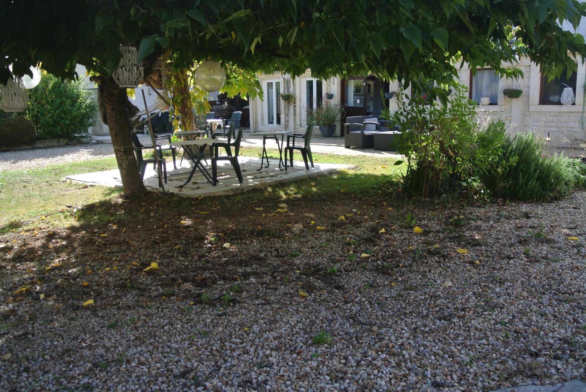 Hotel Karina Jarnac Kültér fotó